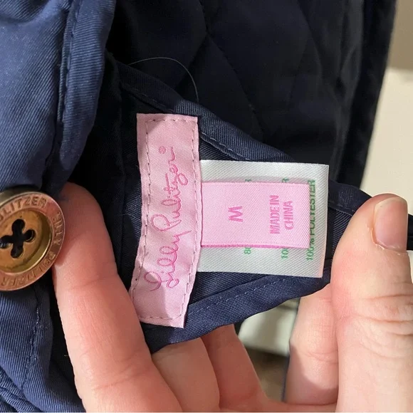 Lilly Pulitzer Hana Reversible Quilted Vest in Navy Horsebit pattern size Medium - Picture 11 of 11